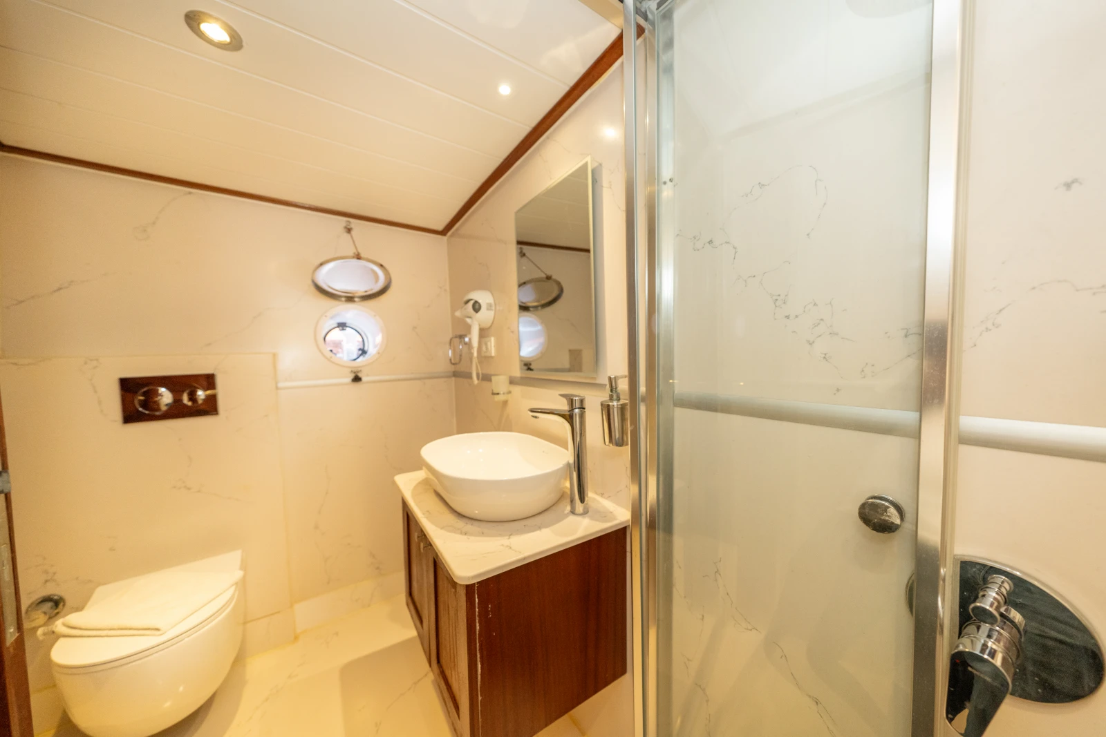 bathroom1